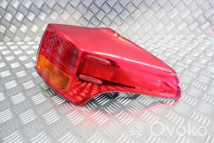 Toyota RAV 4 (XA40) Luci posteriori 8155142170