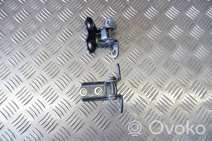 Toyota Prius+ (ZVW40) Rear door hinge set 6876020122