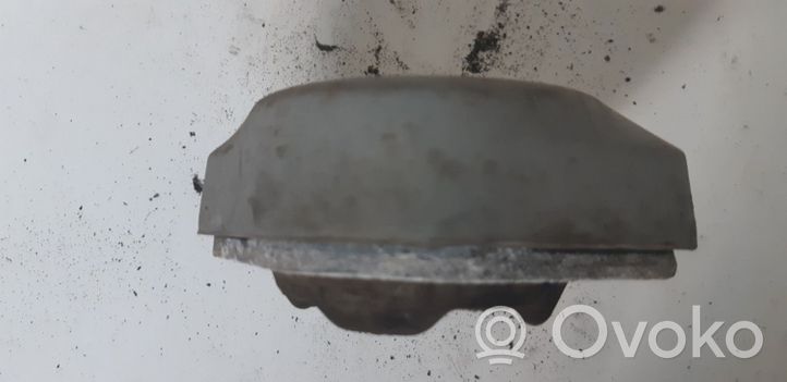 Audi A4 S4 B5 8D Pārnesumkārbas spilvens 8D0399151J