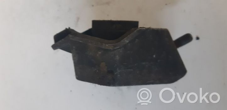 Audi 100 S4 C4 Supporto della scatola del cambio 4A0399151A