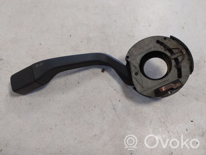 Volkswagen PASSAT B3 Indicator stalk 357953513F