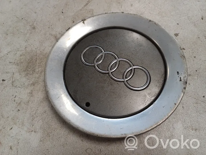 Audi A2 Заводская крышка (крышки) от центрального отверстия колеса 8Z0601165B