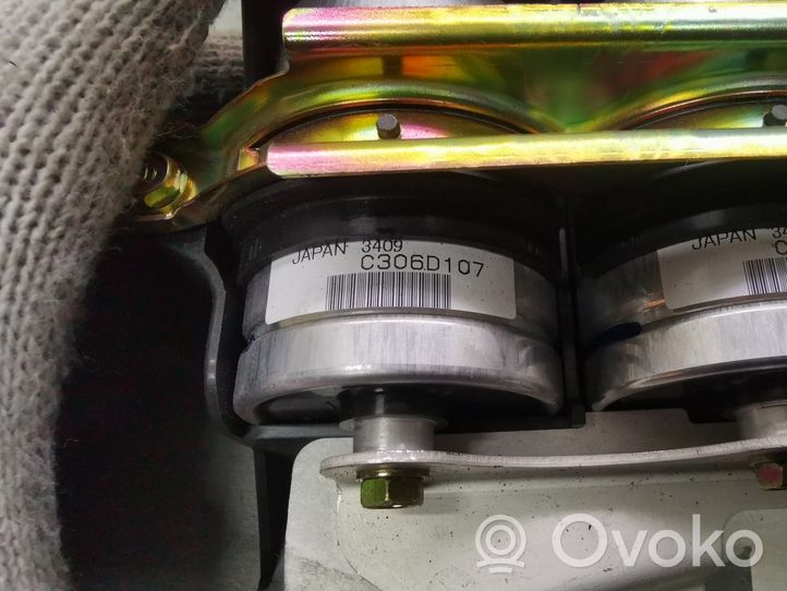 Honda Civic Convertisseur / inversion de tension inverseur C306D107