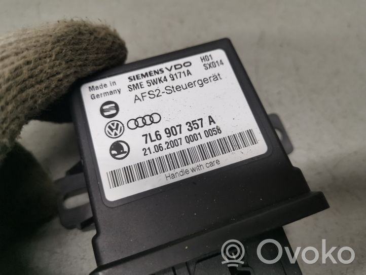 Volkswagen Touareg I Light module LCM 7L6907357A