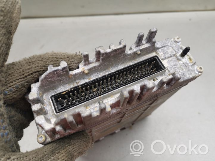 Audi A4 S4 B5 8D Sterownik / Moduł ECU 0281001425