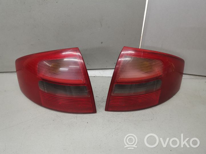 Audi A6 S6 C5 4B Lampy tylne / Komplet 4B5945095