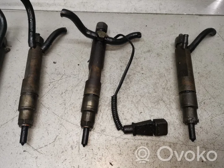 Audi A4 S4 B5 8D Fuel injectors set 028130201S