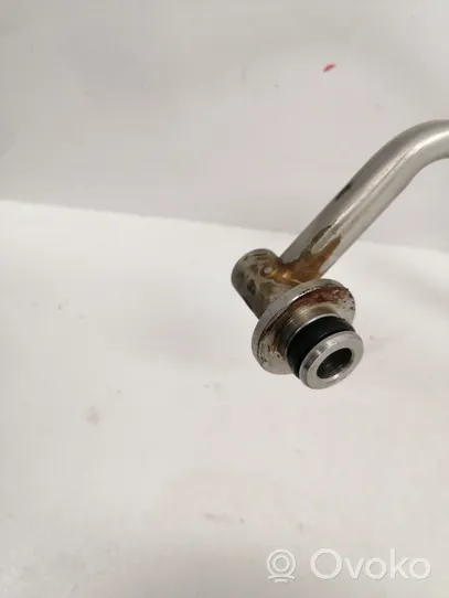 Porsche Macan Engine coolant pipe/hose 94610623531