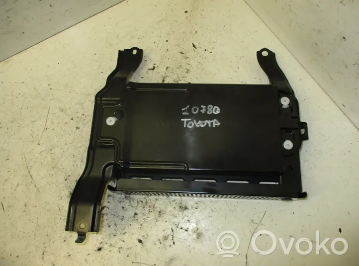 Toyota Land Cruiser (J150) Amplificatore 