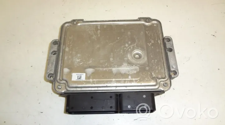 Hyundai i40 Sterownik / Moduł ECU 0281018492