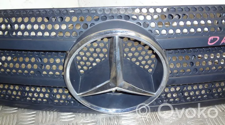 Mercedes-Benz ML W163 Grille de calandre avant 