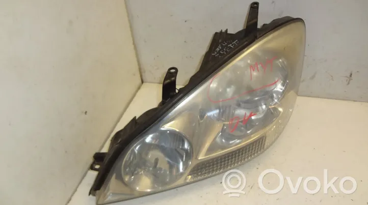 Toyota Avensis Verso Lampa przednia 