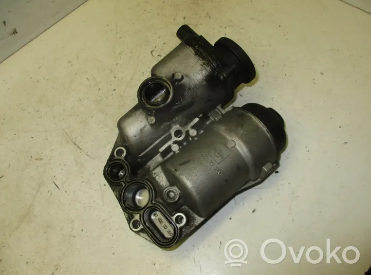 Volvo XC70 Mocowanie / uchwyt filtra oleju 