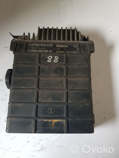 Mercedes-Benz 190 W201 Dzinēja vadības bloks 0280800220