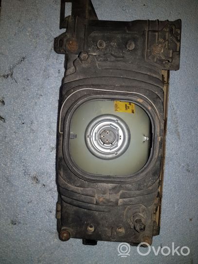 Volvo 740 Lampa przednia 301023309