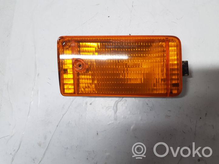 Audi Coupe Indicatore di direzione paraurti anteriore 811953049E