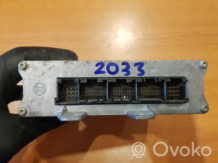 Audi A4 S4 B5 8D Dzinēja vadības bloks 8D0907557BX