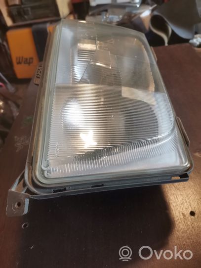 Mercedes-Benz E W124 Lampa przednia 1305621618