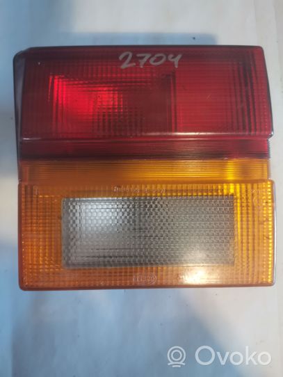 Audi 200 Lampy tylnej klapy bagażnika 443945225