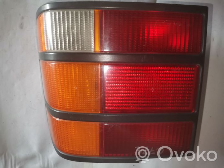 Ford Scorpio Feux arrière / postérieurs 85GG13N004AA