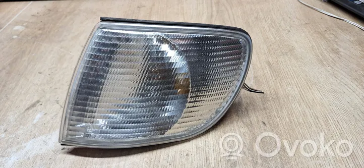 Audi A6 S6 C4 4A Front indicator light 185266B