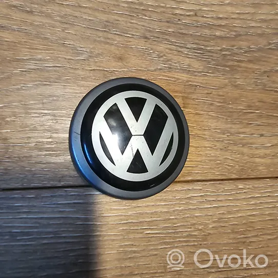 Volkswagen PASSAT B5.5 Rūpnīcas varianta diska centra vāciņš (-i) 8D0601170