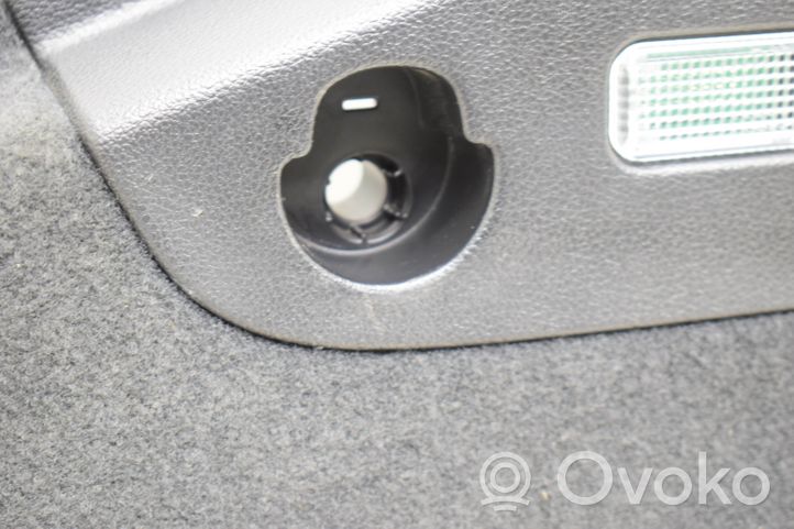 Audi A7 S7 4G Garniture panneau latérale du coffre 4G8863887C