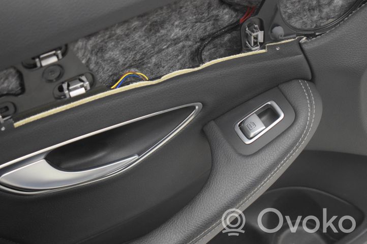 Mercedes-Benz C W205 Rivestimento del pannello della portiera anteriore 