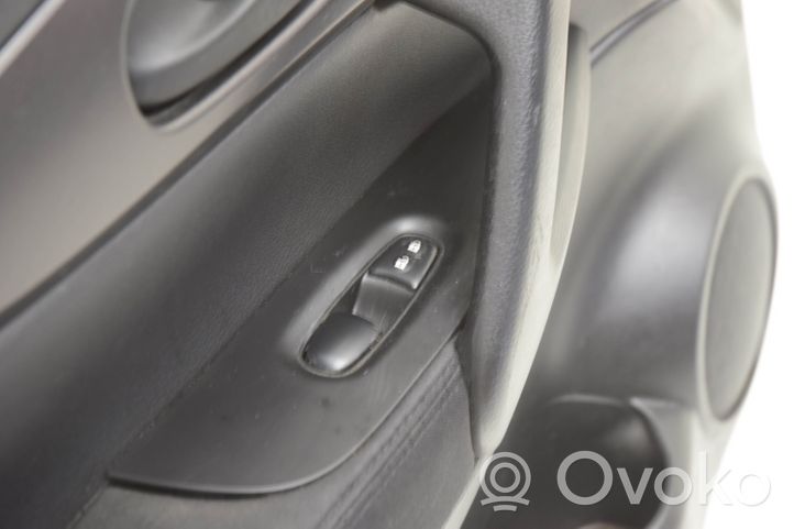Nissan Qashqai Rivestimento del pannello della portiera anteriore 809234EA1A