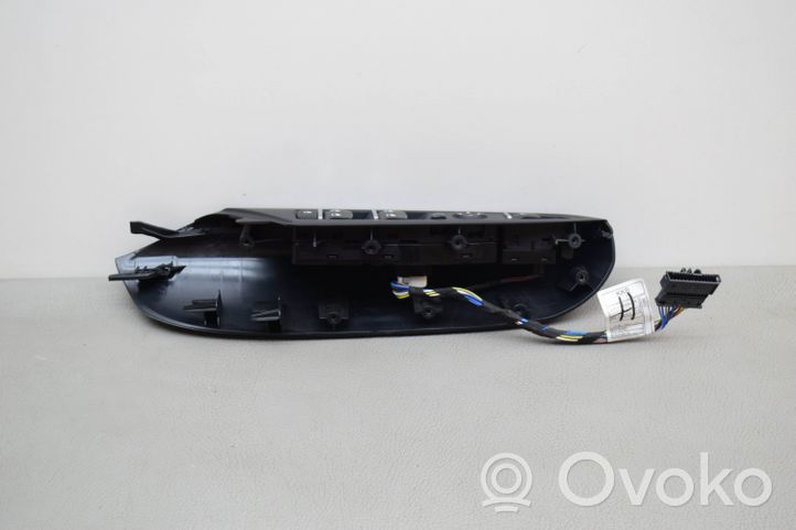 BMW X4 F26 Electric window control switch 9208110