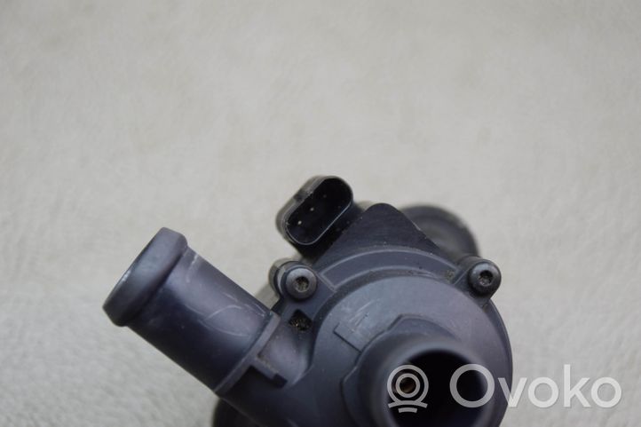 Audi A4 S4 B9 Zusatzwasserpumpe 06H121601N