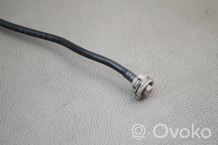 Audi A4 S4 B9 Tuyau sous vide 8W0121081DA