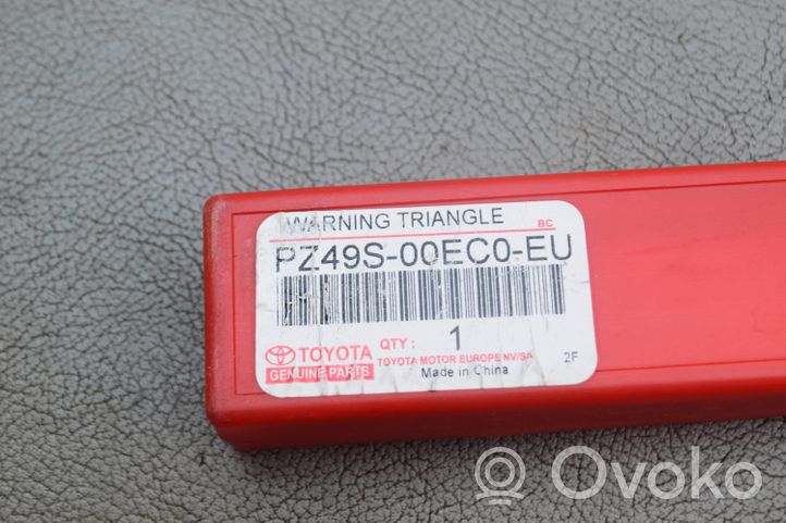 Toyota Prius (XW30) Boîte à outils PZ49S00EC0EU