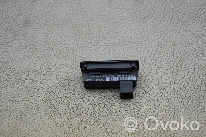 Volkswagen Sharan Tailgate/boot open switch button 7N0959831