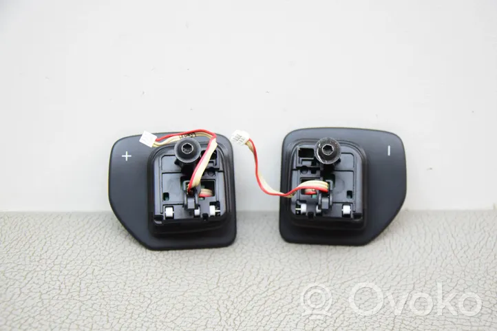 Audi Q7 4L Steering wheel buttons/switches 4H0951523D