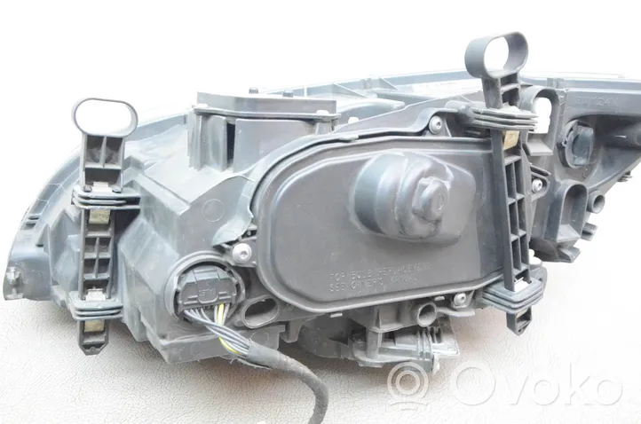 Volvo V60 Lampa przednia 31420262