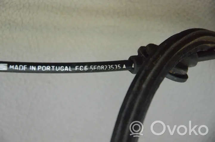 Seat Leon (5F) Cable de apertura del capó/tapa del motor 5F0823535A