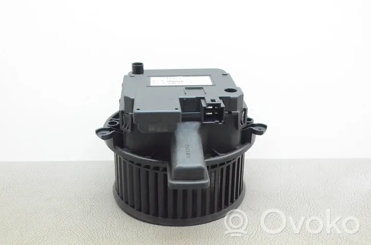 Audi A4 S4 B9 Mazā radiatora ventilators 4M1820021B