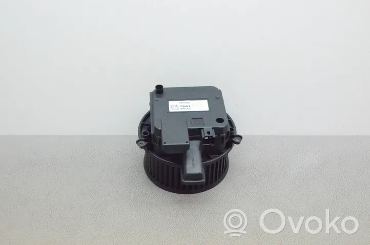 Audi A4 S4 B9 Mazā radiatora ventilators 4M1820021B