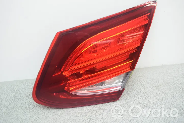 Mercedes-Benz C W205 Luci posteriori del portellone del bagagliaio A2059066800