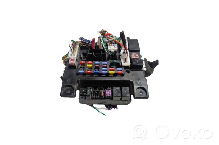 Mitsubishi Lancer X Module de fusibles 8637A318