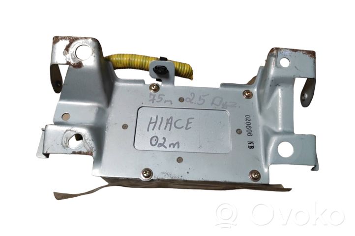 Toyota Hiace (H200) Gaisa spilvenu vadības bloks 8917026210