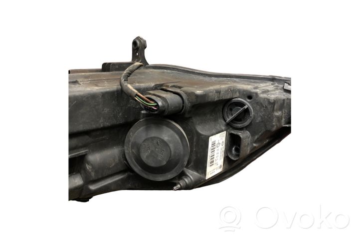 Volkswagen Golf Plus Lampa przednia 5M1941006G