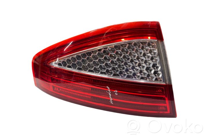 Ford Mondeo MK IV Luci posteriori RS102