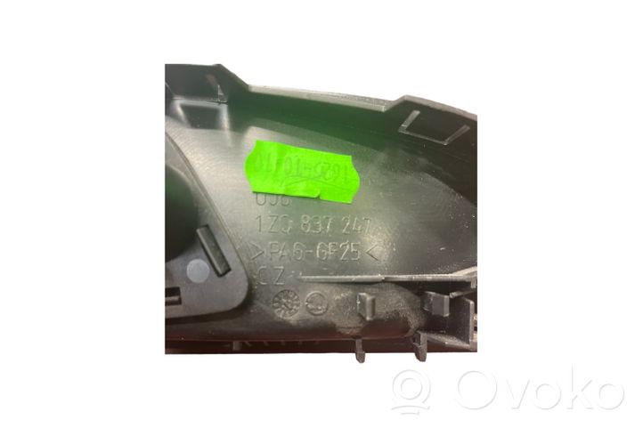 Skoda Octavia Mk2 (1Z) Klamka wewnętrzna drzwi 1Z0837247