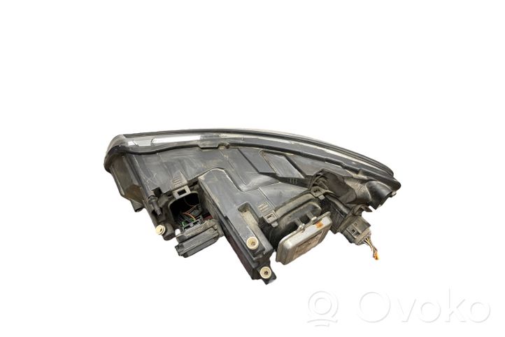 Skoda Octavia Mk2 (1Z) Lampa przednia 7L6941329B