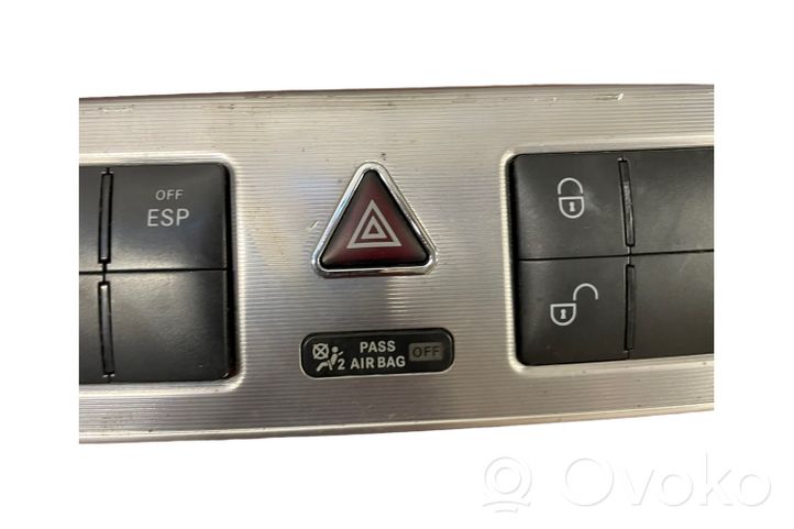 Mercedes-Benz C W203 Autres commutateurs / boutons / leviers 2038215681