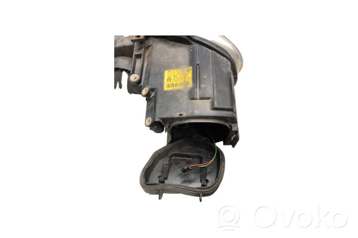 Volkswagen Touran I Lampa przednia 1T0941032F