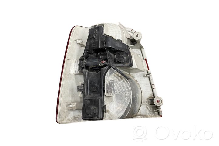 Volkswagen Touran I Lampa tylna 1T0945258A