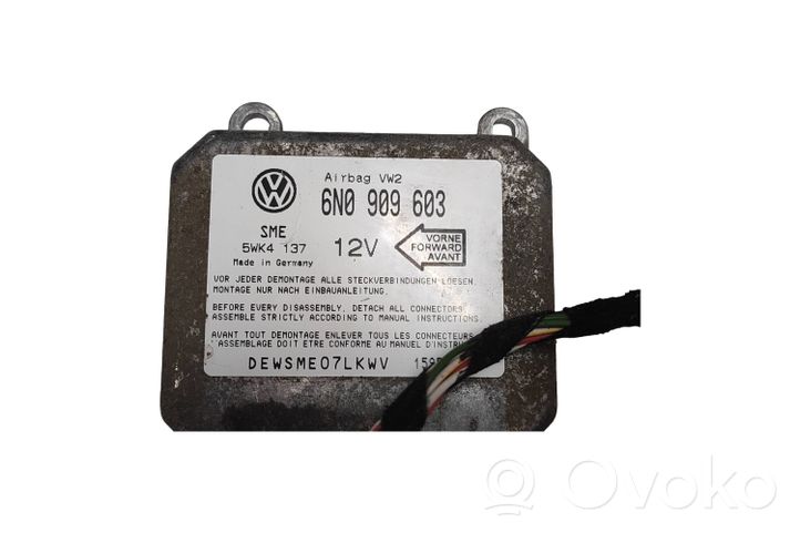 Volkswagen PASSAT B7 Centralina/modulo airbag 6N0909603